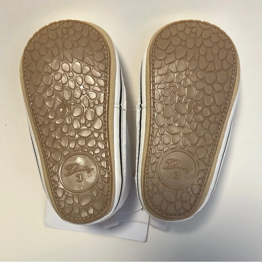 NWT Baby Pre-Walker White Shoes 12-18 months
